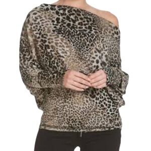Elan Dolan sleeve fitted waist, Boat neck animal print top